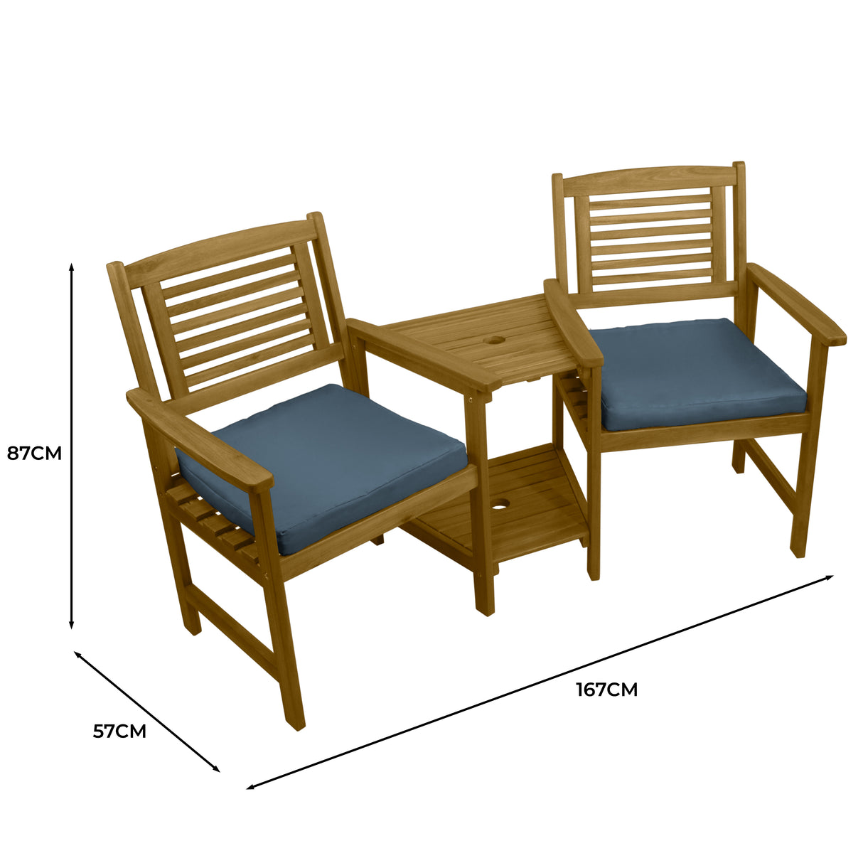 Buiten loveseat met houten frame, comfortabele blauwe kussens en een praktische tussen tafel voor drankjes en snacks
