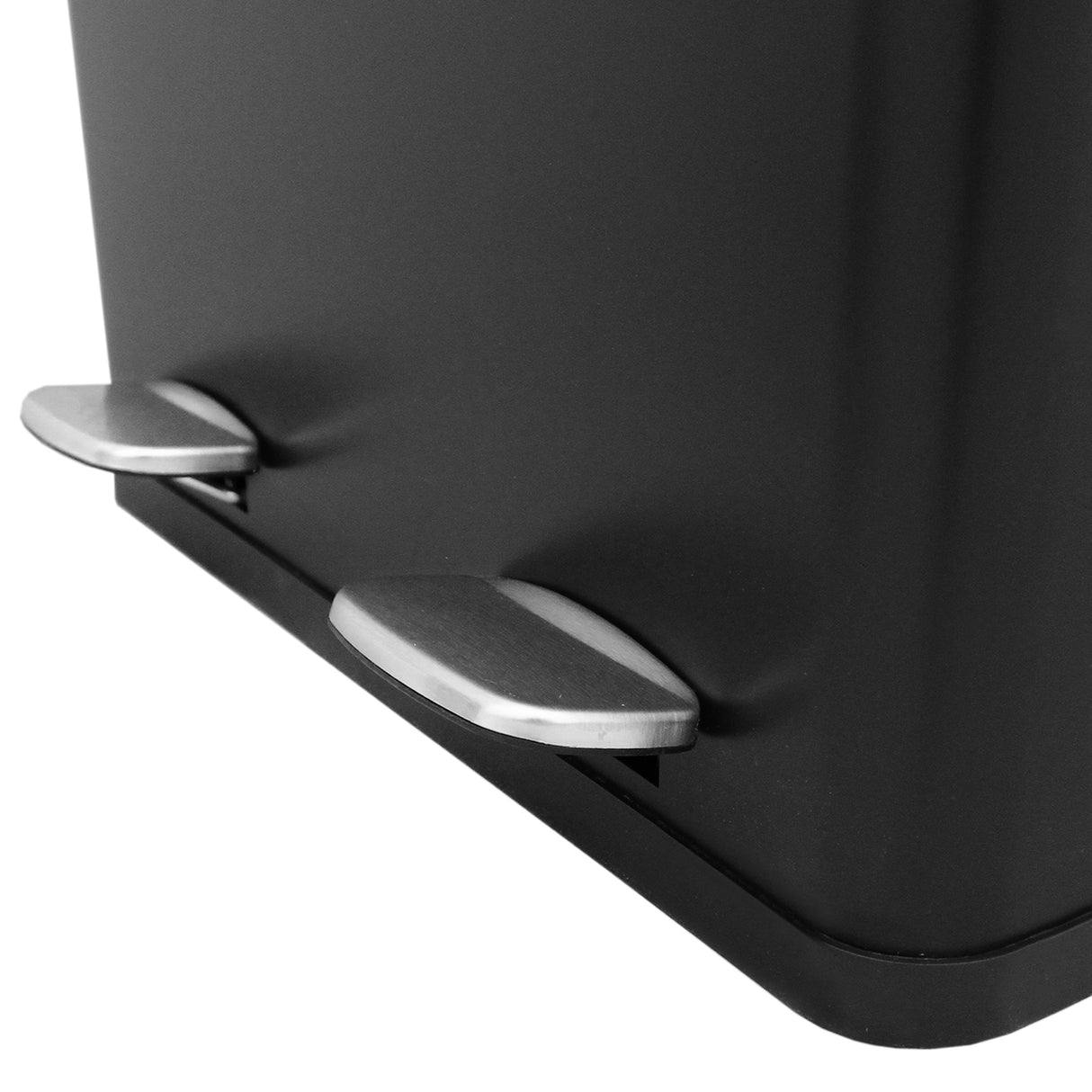 Zwarte dubbele pedaalemmer van 60 liter met roestvrijstalen pedalen en een strak, modern ontwerp voor eenvoudig gebruik