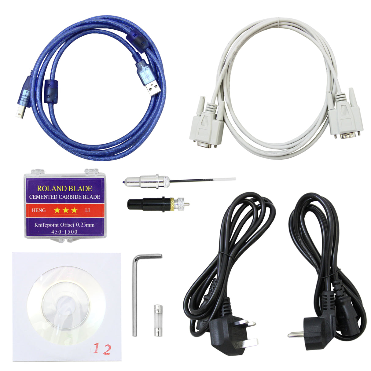 Verschillende accessoires voor vinylsnijder, waaronder kabels, snijmes, software en adapters, allemaal met diverse kleuren en materialen