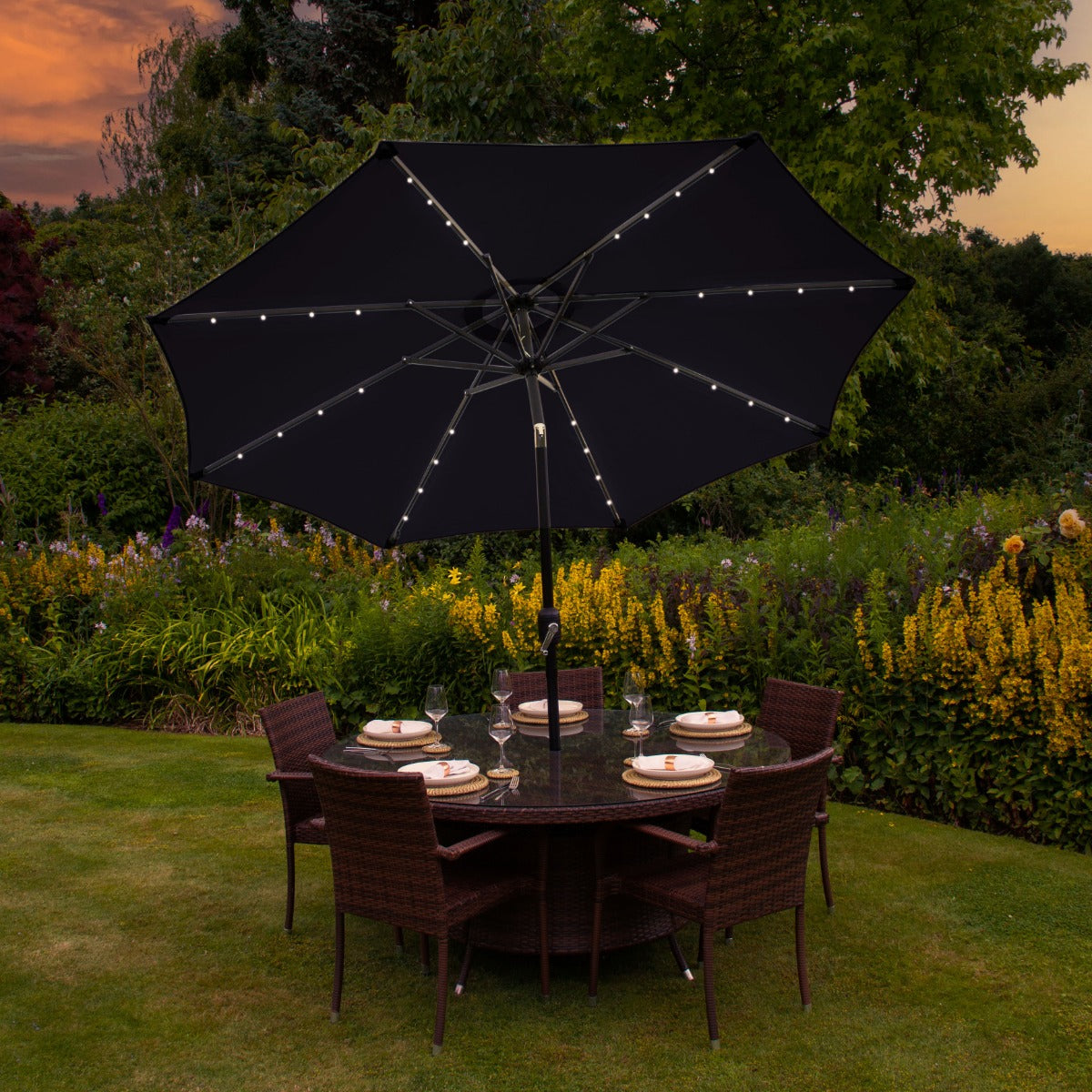 LED Parasol met Kantelfunctie 270 cm - Zwart