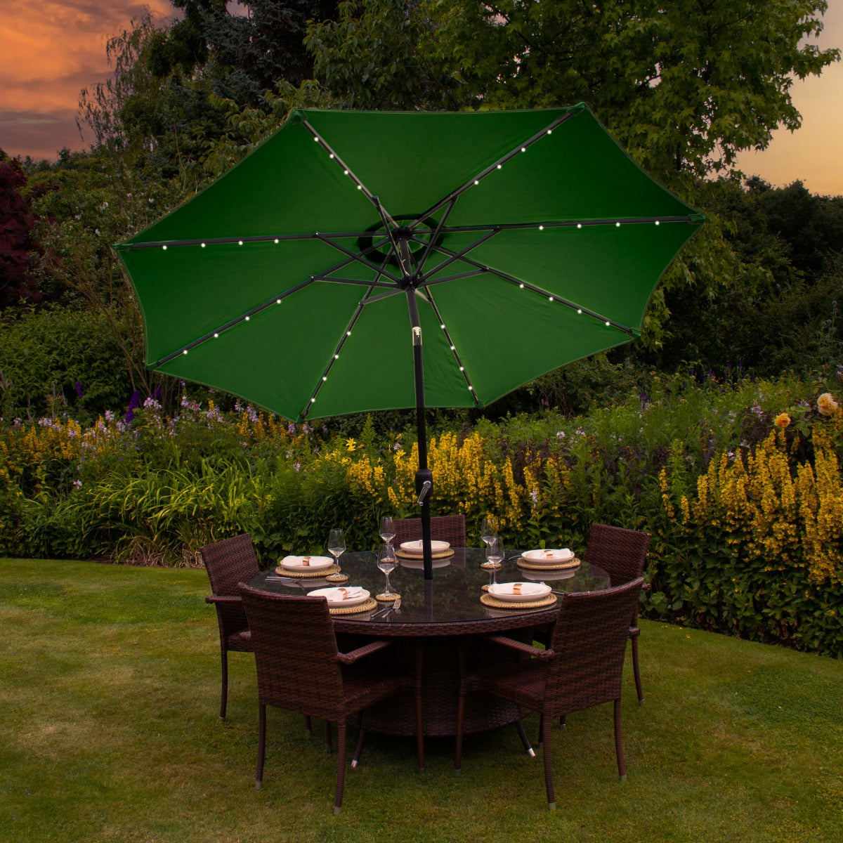 LED Parasol met Kantelfuntie 270 cm - Groen