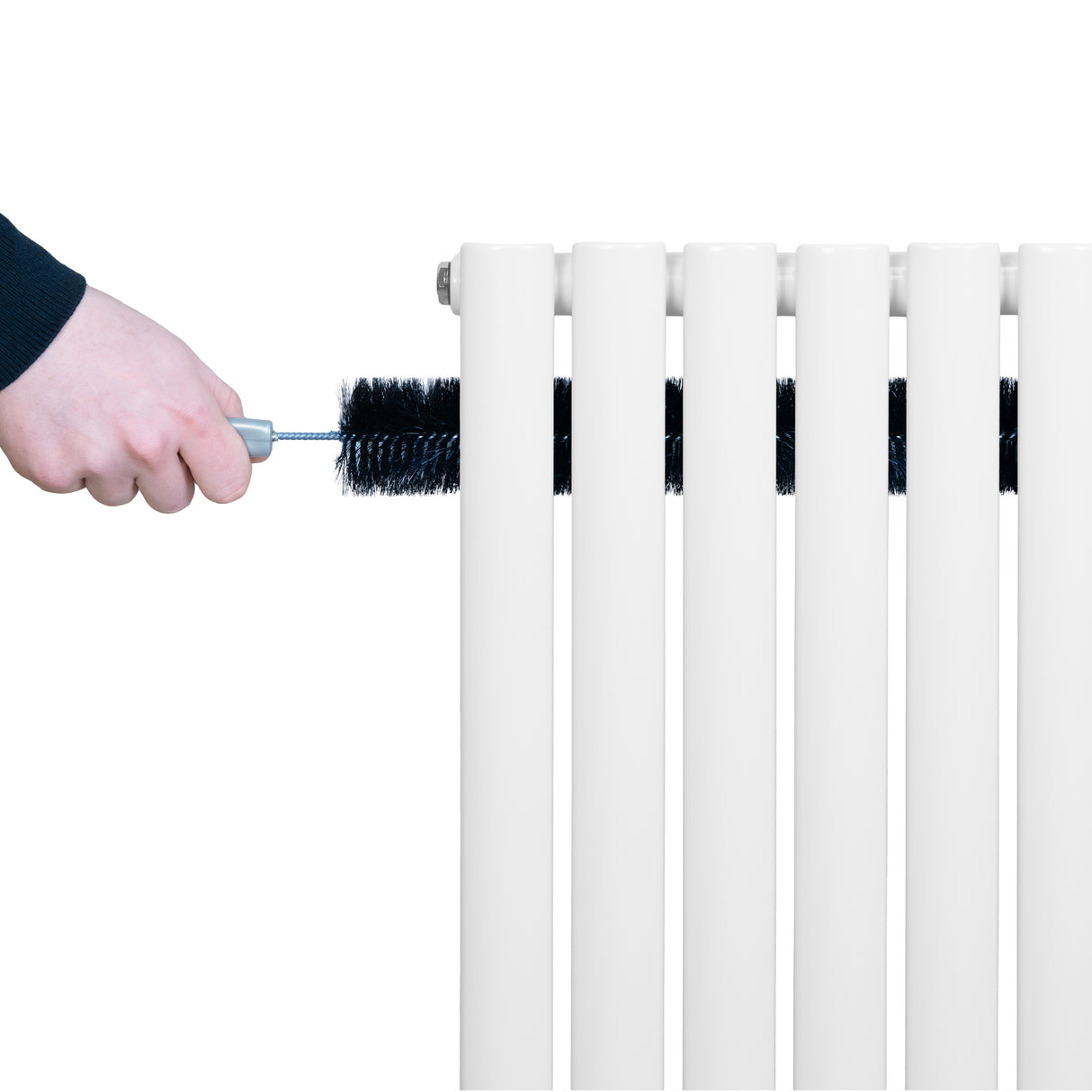 Witte ovale design radiator met één kolom, 600 mm x 1200 mm, wordt schoongehouden met een borstel voor onderhoud en efficiëntie