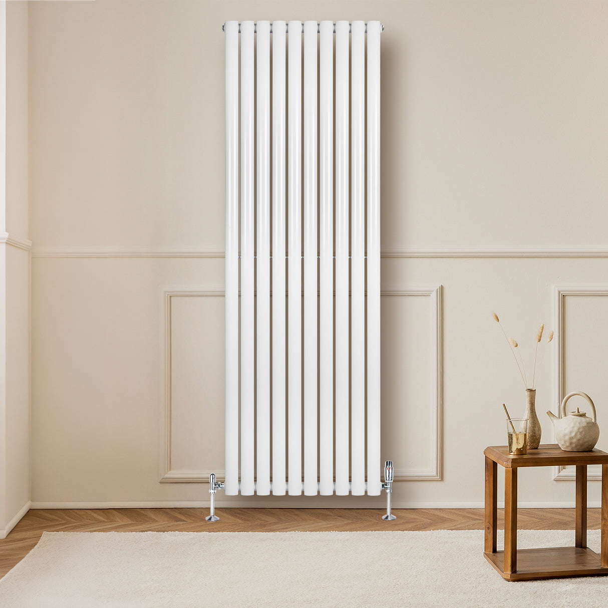 Ovale design radiator in wit, 1 kolom, 1800 mm x 600 mm, met een strakke afwerking en moderne uitstraling in een lichte kamer