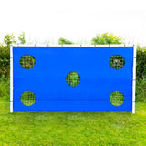 Blauw voetbaldoel met vijf netten, ideaal voor training, geplaatst op een groene grasmat met bomen op de achtergrond