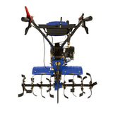 Benzine tuinfrees met 7,5 pk motor, blauwe behuizing, zwarte handgrepen en metalen messen voor efficiënte grondbewerking