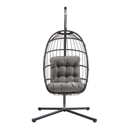 Zwarte rotan hangstoel met een comfortabele grijze kussen, modern ontwerp en stevige metalen basis voor binnen en buiten gebruik