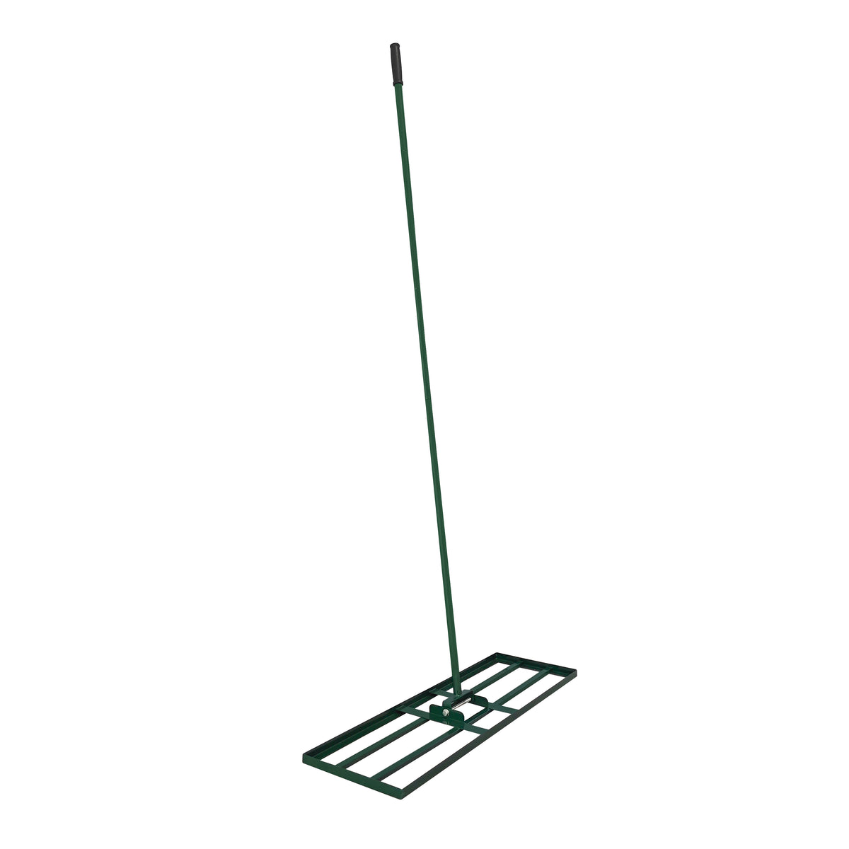 Groene 100 cm gazon egaliseerhark met een lange steel en een brede, vlakke metalen basis voor het egaliseren van grasvelden