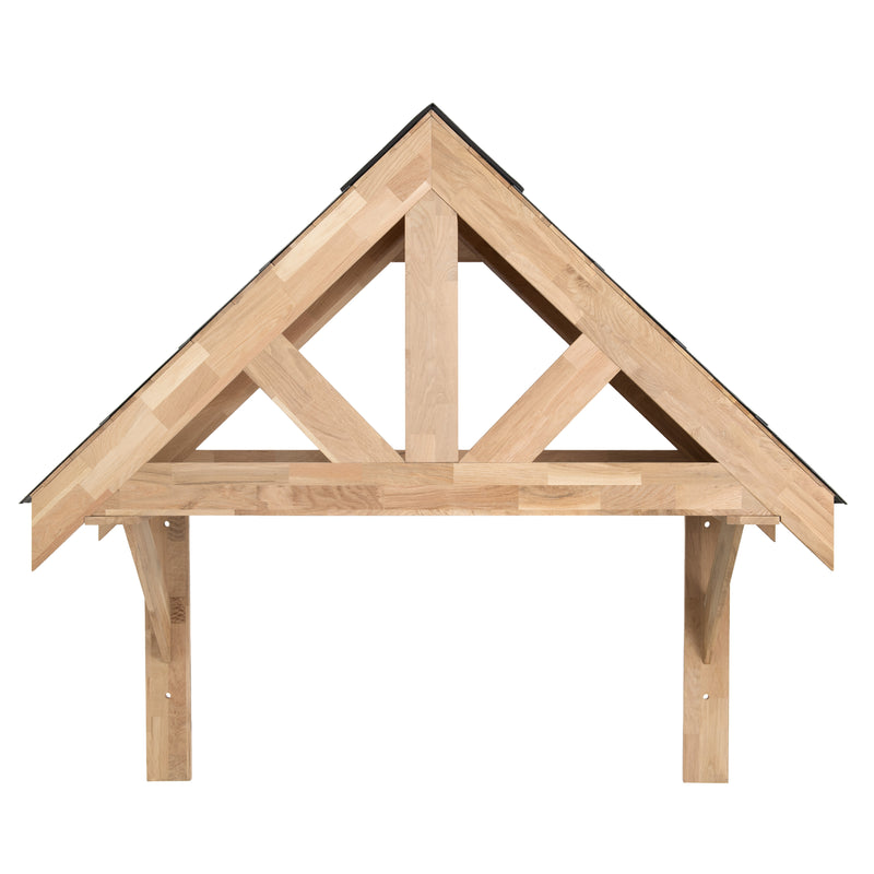 Houten spanten met een driehoekige vorm, onbewerkt en licht van kleur, perfect voor traditionele of moderne bouwprojecten