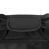 Zwarte tas met een stevige, gestructureerde stof en een rits, voorzien van een handvat voor gemakkelijk dragen en gebruik