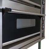 Grote professionele pizza- en bakoven met roestvrijstalen afwerking, glazen kijkvenster en gebruiksvriendelijke bedieningselementen