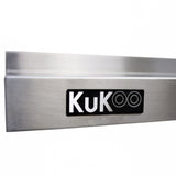 RVS wandplank met een moderne afwerking, stevig en duurzaam, ideaal voor het organiseren van werkruimtes en keukens