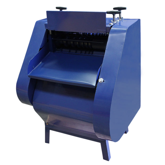 Automatische kabelstripmachine in blauw met een brede invoeropening en stevige handgrepen voor eenvoudig gebruik en efficiëntie