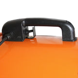 Zwarte handgreep van een oranje MAXBLAST ventilator met schakelaar, ontworpen voor professioneel gebruik met 550W vermogen