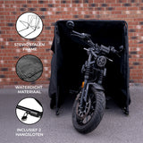 Zwarte motorbescherming met stevig stalen frame, waterdicht materiaal en twee bijgeleverde hangsloten voor optimale bescherming