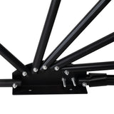 Zwarte metalen structuur met stevige verbindingen en schroeven, ontworpen voor stabiliteit en duurzaamheid in een e-commerce productdisplay