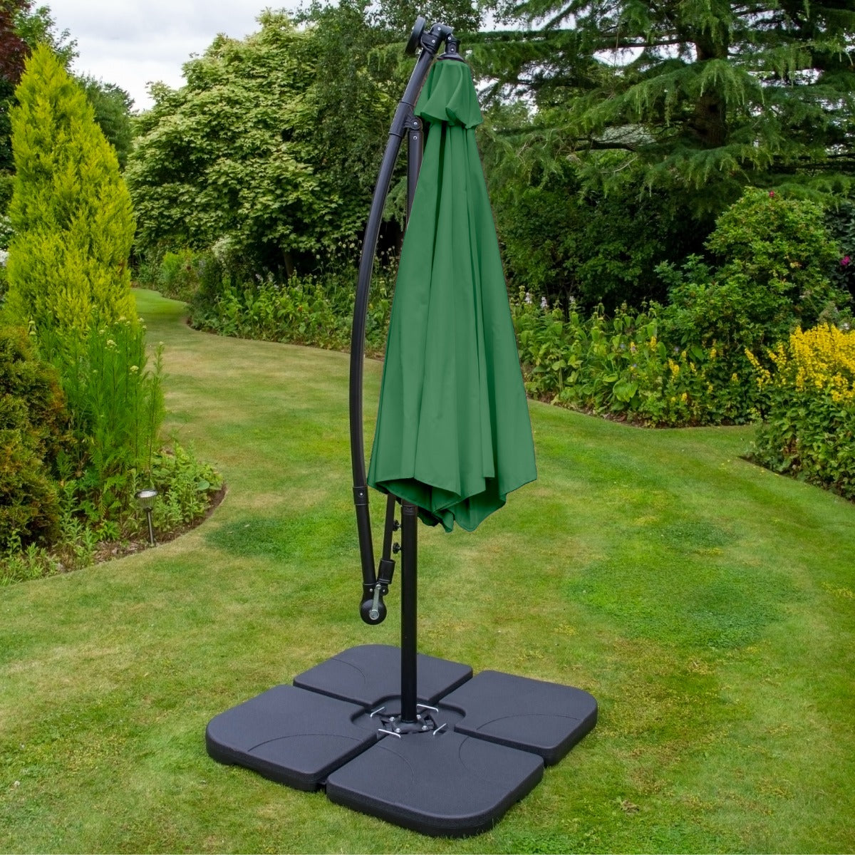 Groen 3m LED Zweefparasol met een eenvoudige voet