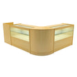 Moderne winkel toonbank set in esdoornhout met glazen vitrines, afgeronde hoeken en heldere LED-verlichting voor optimale productpresentatie