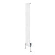 Ovale design radiator in wit, 1600 mm x 240 mm, met een haakse thermostaatkraan en een strakke, moderne uitstraling