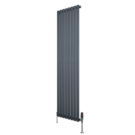 Ovale design radiator in antraciet grijs, 1800 mm x 480 mm, met verticale kolommen en haakse thermostaatkraan voor moderne interieurs