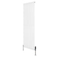 Ovale design radiator in wit, 1800 mm x 600 mm, met een moderne, strakke uitstraling en een haakse thermostaatkraan