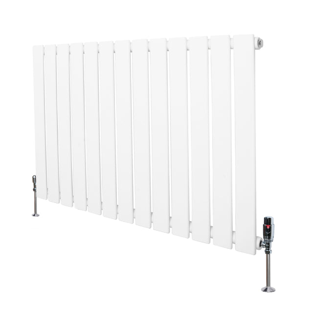 Witte design radiator met vlakke panelen, 1 kolom, 600 x 910mm, inclusief haakse thermostaatkraan aan de onderzijde