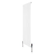 Witte design radiator met vlakke panelen, 1 kolom, 1600 x 560mm, inclusief haakse thermostaatkraan en metalen voetsteunen
