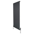 Designradiator met vlakke panelen in antraciet grijs, 1 kolom, 1600 x 700mm, inclusief haakse thermostaatkraan en moderne uitstraling