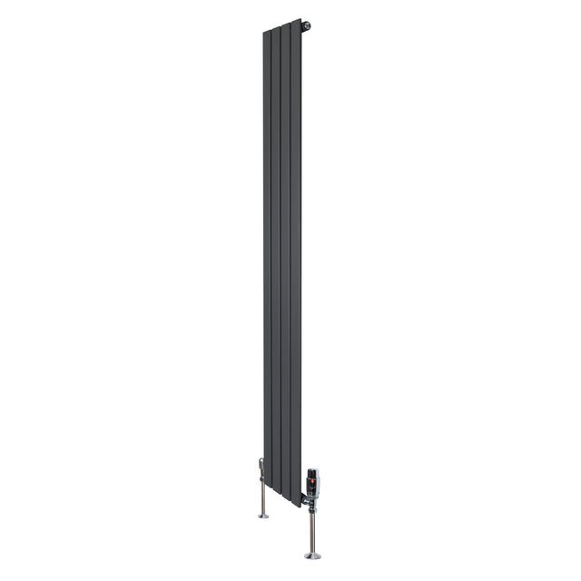 Vlakke panelen design radiator in antraciet grijs, 1800 x 280mm, met haakse thermostaatkraan en moderne, strakke uitstraling