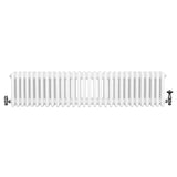 Traditionele witte 4-kolom radiator van 300 x 1370 mm met een glanzende afwerking en haakse thermostaatkraan aan de zijkant