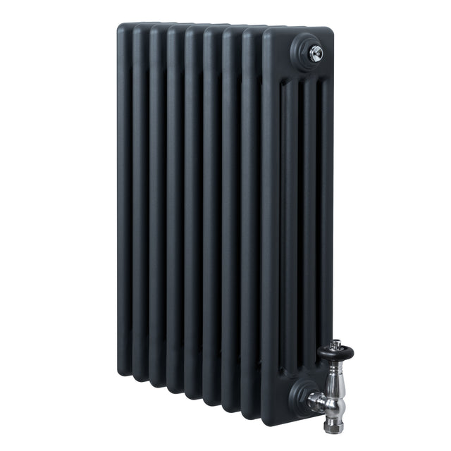 Traditionele antraciet grijze 4-kolom radiator van 600 x 425 mm met glanzende haakse thermostaatkraan aan de onderkant