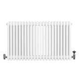 Traditionele witte 4-kolom radiator van 600 x 1010 mm met glanzende afwerking en haakse thermostaatkraan aan de rechterkant
