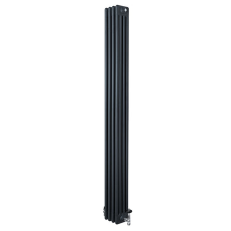 Traditionele antraciet grijze 4-kolom radiator van 1800 x 200 mm met haakse thermostaatkraan en verticale ribbelstructuur