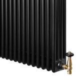 Traditionele zwarte 4-kolom radiator van 1800 x 200 mm met haakse thermostaatkraan, met een gladde, matte afwerking en stevige ribbels