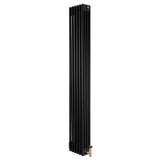 Traditionele zwarte 4-kolom radiator van 1800 x 290 mm met een haakse thermostaatkraan, strak en modern ontwerp