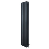 Traditionele 4-kolom radiator in antraciet grijs, 1800 x 380 mm, met haakse thermostaatkraan en verticale ribbelstructuur