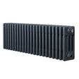 Traditionele 4-kolom radiator in antraciet grijs, met een strakke, rechthoekige vorm en een gladde, matte afwerking