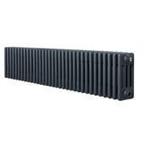 Traditionele 4-kolom radiator in antracietgrijs, 300 x 1505 mm, met een gestructureerd oppervlak en verticale ribben voor optimale warmteafgifte