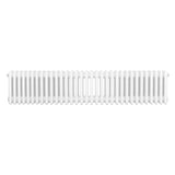 Traditionele witte 4-kolom radiator van 300 x 1505 mm met een gladde, glanzende afwerking en ronde vormen voor een klassieke uitstraling