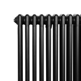 Traditionele zwarte 4-kolom radiator van 600 x 1190 mm met een glanzende afwerking en een strak, gestroomlijnd ontwerp