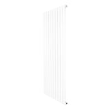 Strakke, witte designradiator met vlakke panelen en één kolom, afmetingen 1600 x 700 mm, ideaal voor moderne interieurs
