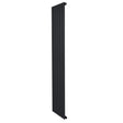 Zwart design radiator met vlakke panelen en een slank, modern ontwerp, ideaal voor smalle ruimtes en stijlvolle interieurs