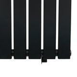 Zwarte design radiator met vlakke panelen en één kolom, afmetingen 1800 x 560 mm, strakke lijnen en moderne uitstraling