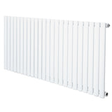 Ovale witte design radiator met één kolom, 600 mm hoog en 1440 mm breed, met een strakke, moderne uitstraling en gladde afwerking