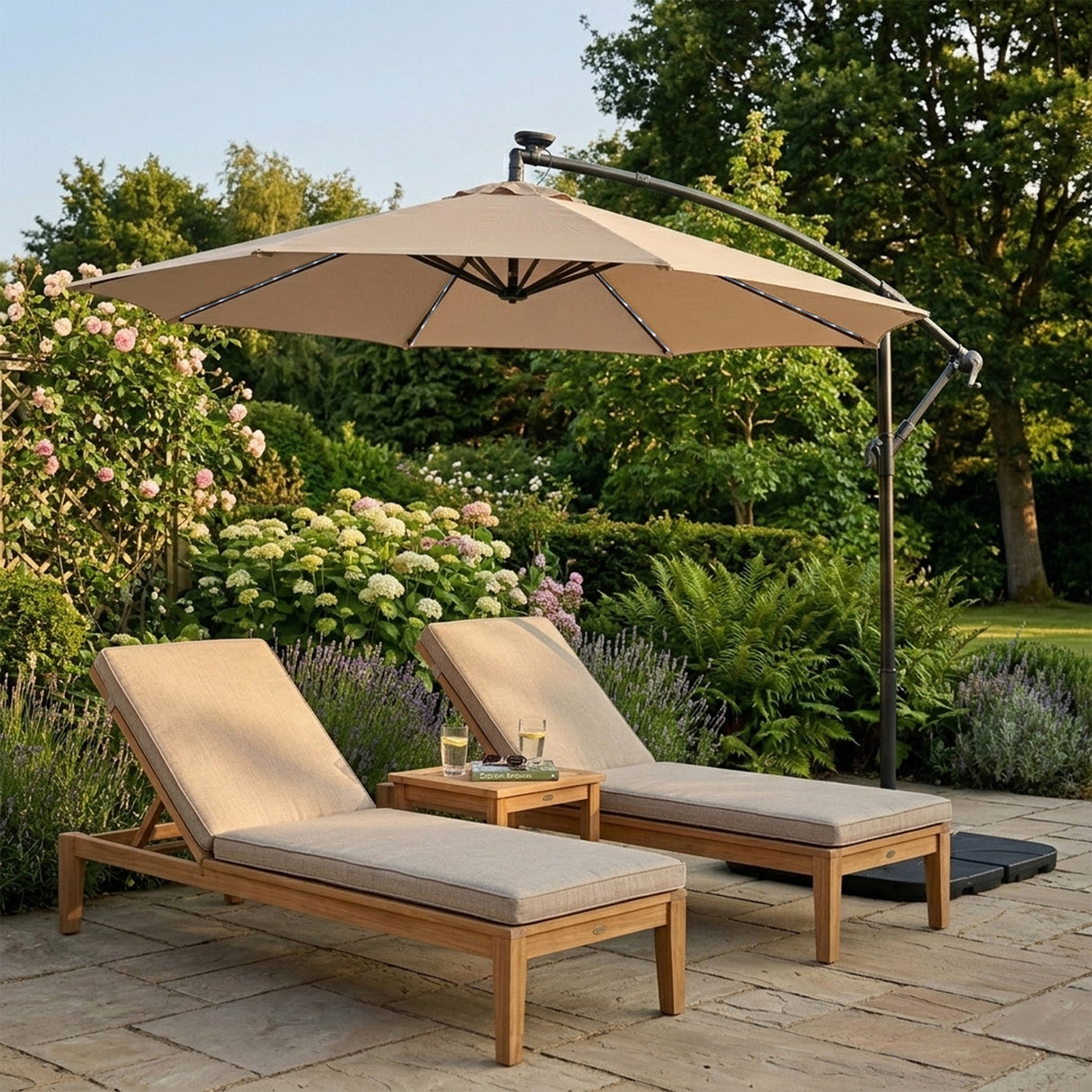 LED Zweefparasol 3 m met Vierkante Parasolvoet - Beige