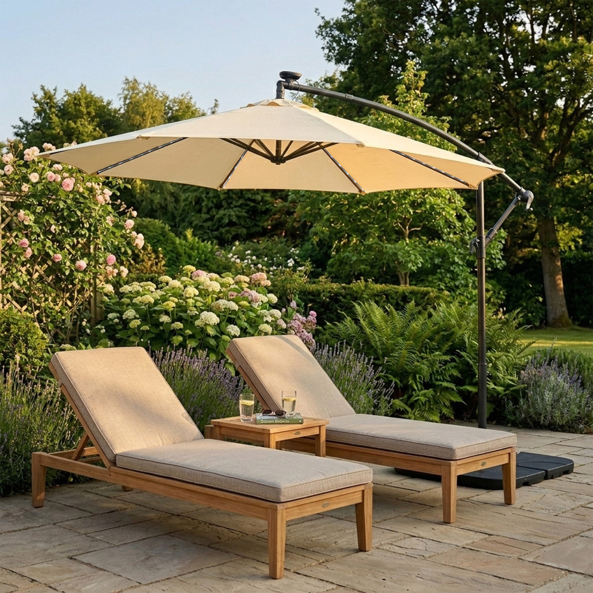 LED Zweefparasol 3 m met Vierkante Parasolvoet - Crème