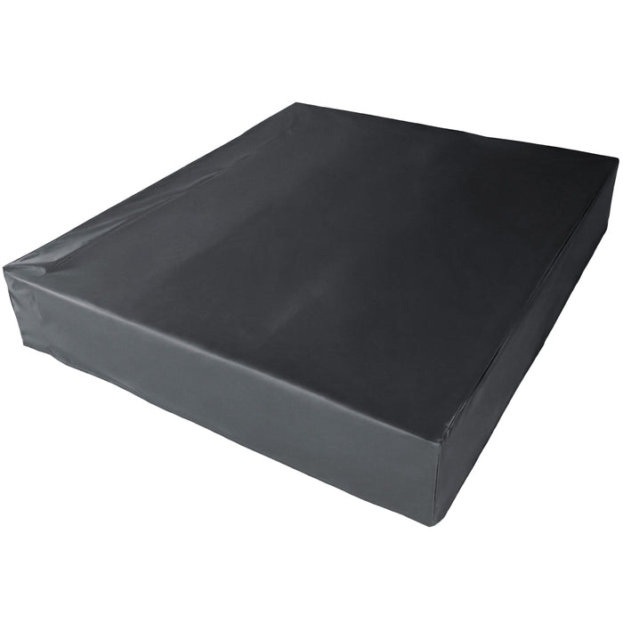 Zwarte, vierkante matras met een gladde, waterdichte hoes van stevig materiaal, ideaal voor comfort en bescherming