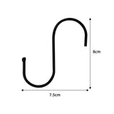 Zwarte S-vormige stalen ophanghaken, 7,5 cm breed en 8 cm hoog, met een gladde afwerking voor stevige bevestiging en veelzijdig gebruik