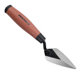 Roestvrijstalen troffel met een ergonomische oranje rubberen handgreep, ideaal voor het aanbrengen van cement en mortel